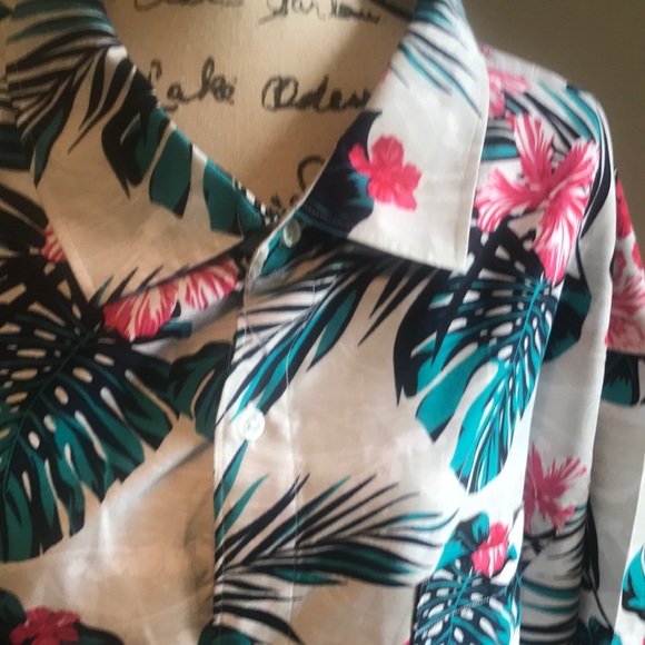 Men’s Short Sleeve Causal Shirt - Picture 2 of 6